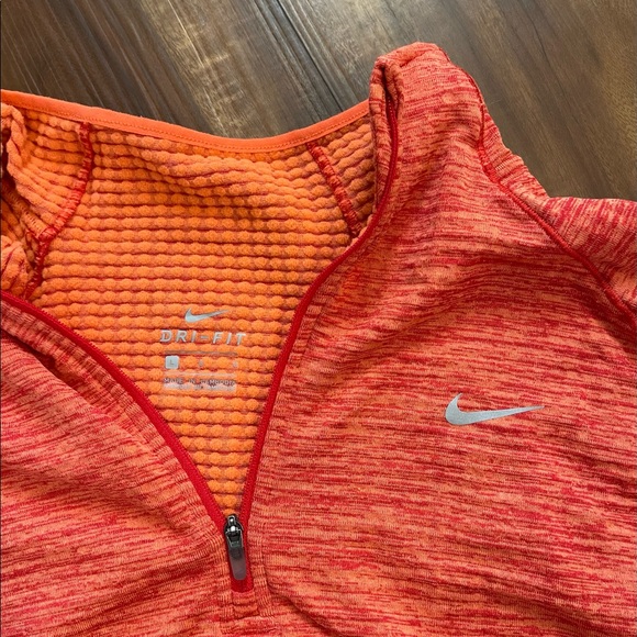 Nike Dri-Fit 1/2 zip running top - Picture 3 of 4